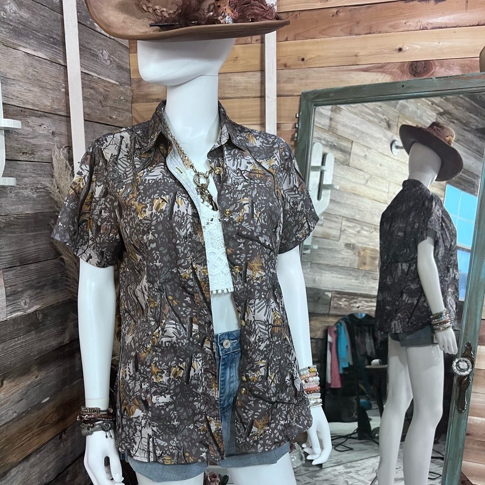 EUC Bushlan Camo Button Up Hunting Shirt in Gray